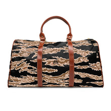 Load image into Gallery viewer, Camo Travel Bag